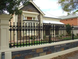 Sturt 2 Cast Gate